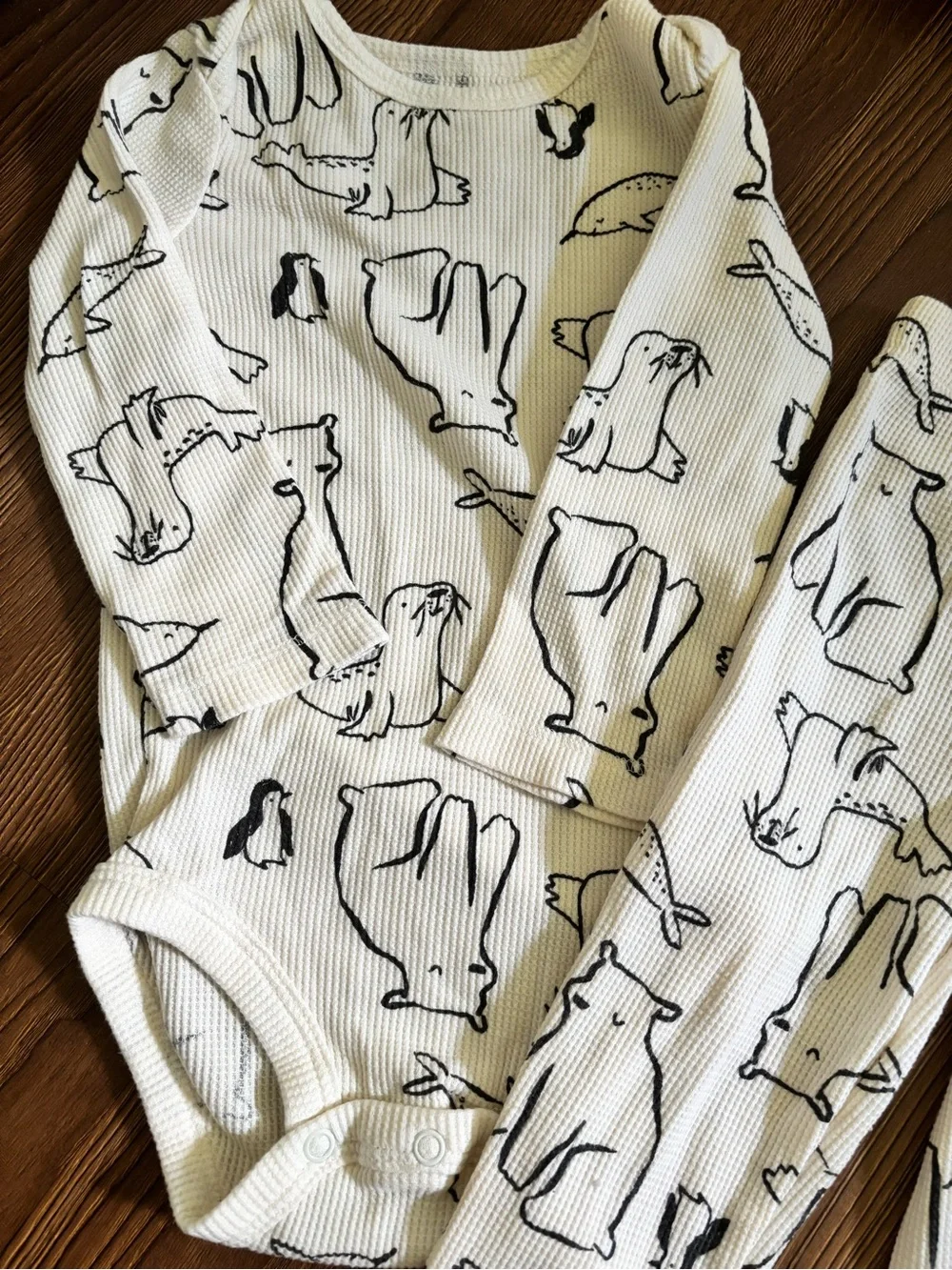 🎉 (18m) Carter's 2-Piece Ribbed Arctic Animals Bodysuit & Pants Set